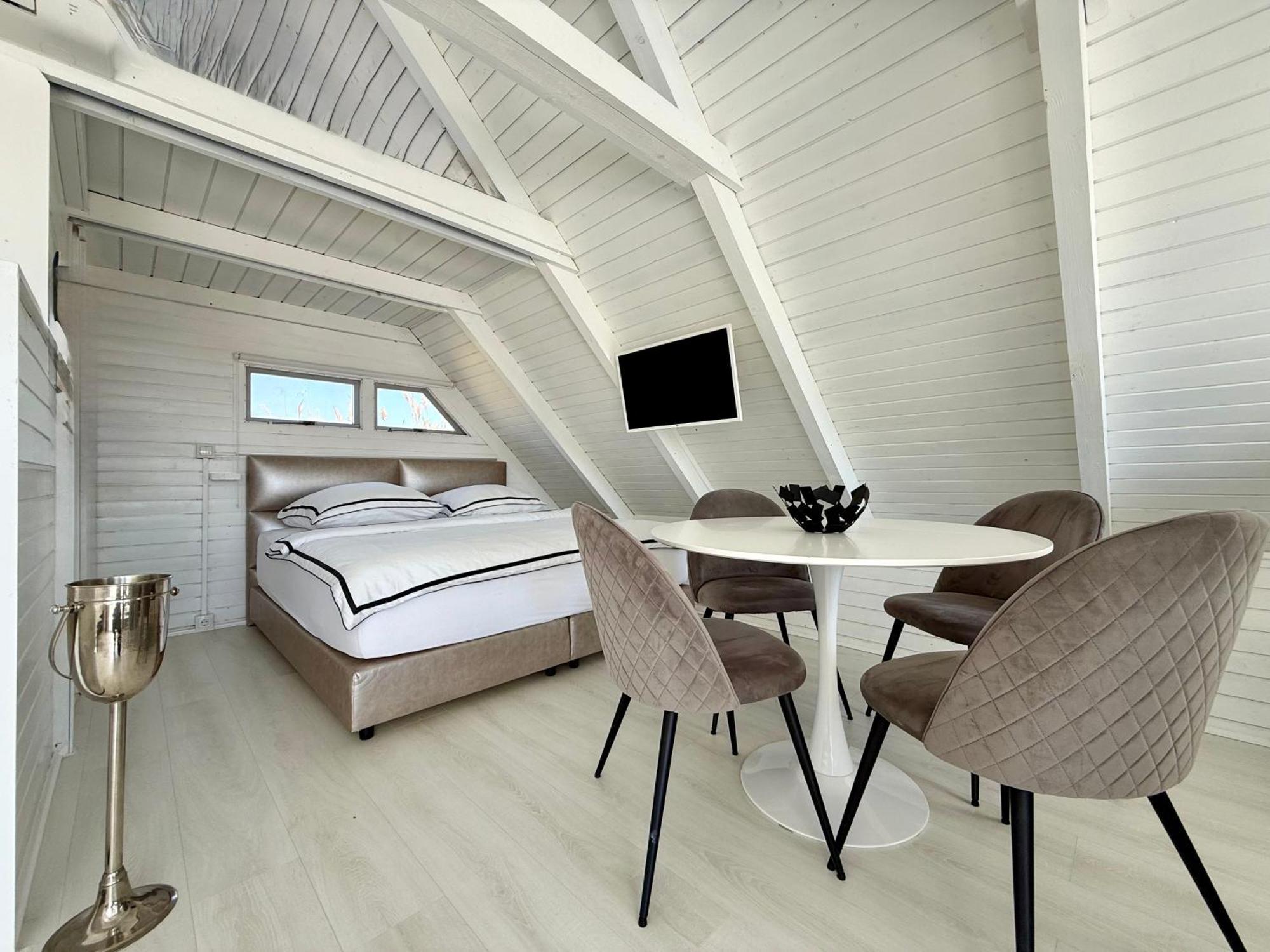 Seehuette Neusiedlersee - Strandhaus, Elektroboot Inklusive Rust Εξωτερικό φωτογραφία